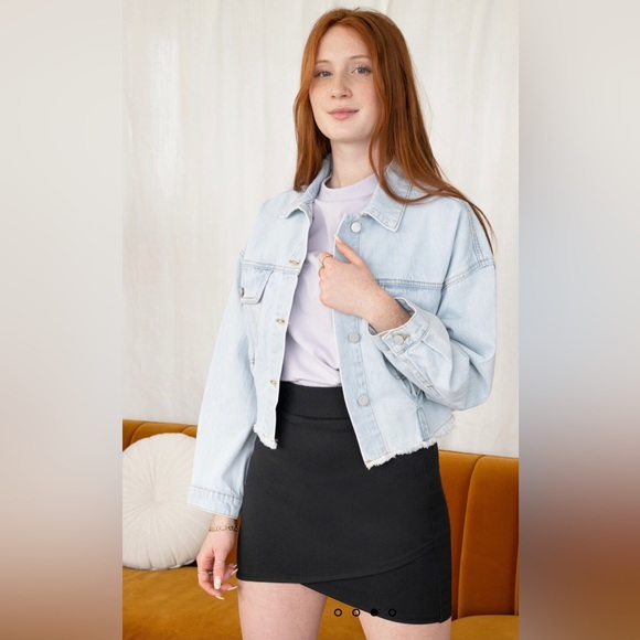 Black Faux Wrap Mini Skirt. Size Large. - Picture 3 of 8